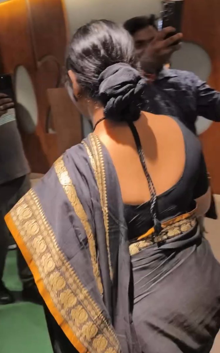 malluxactress tweet media