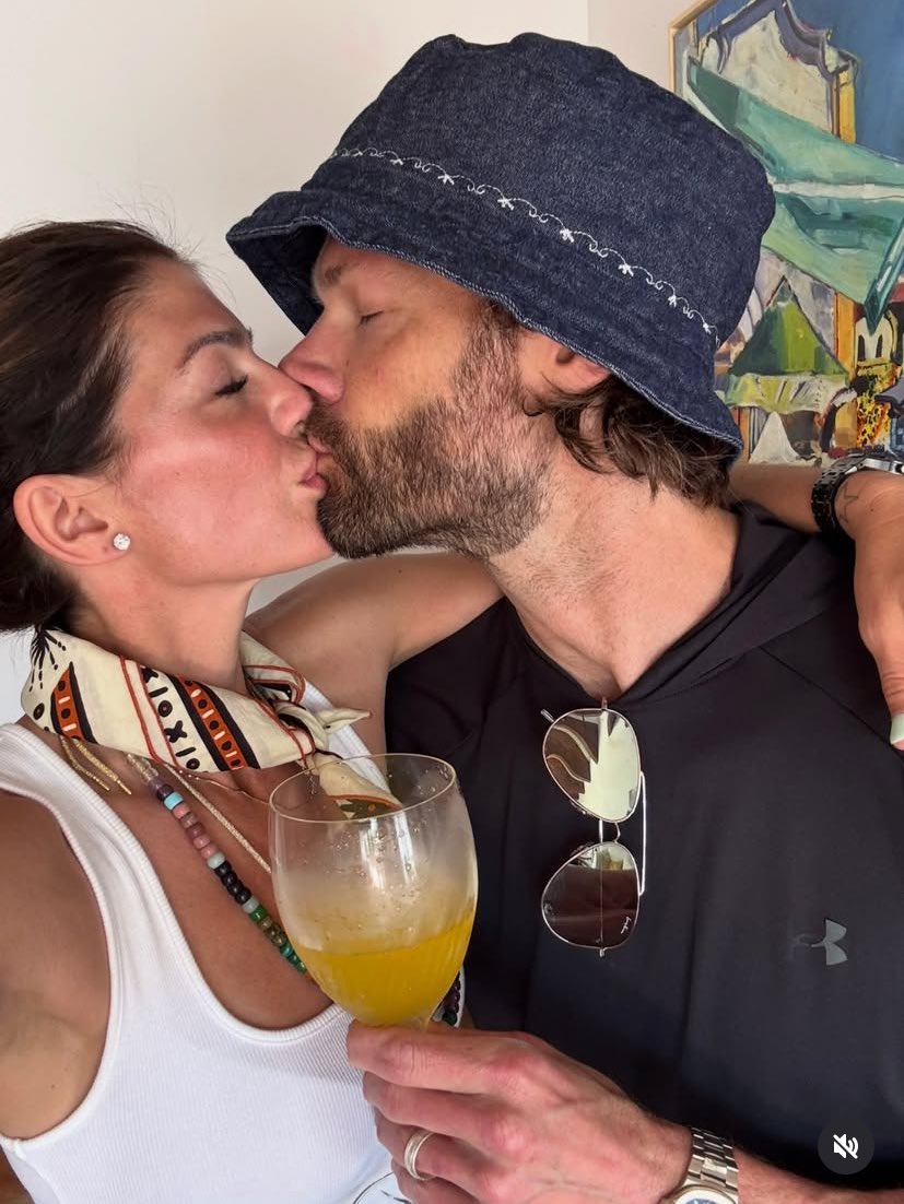 line 𖤐 tweet media