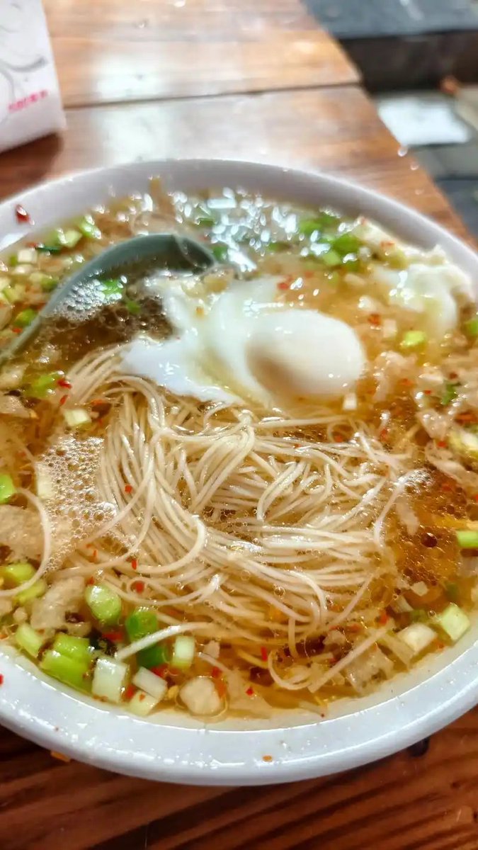 PatrickLuctyu's tweet photo. 深夜のご褒美。この温かいスープと卵が、心に染みる。 https://t.co/Ts6tmD4OgV