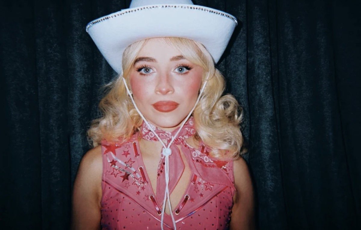 Surp4threee's tweet photo. 🚨🚨Sabrina Carpenter REPORTEDLY ate a cheeseburger today 🚨🚨 https://t.co/A8WP7DGhHu