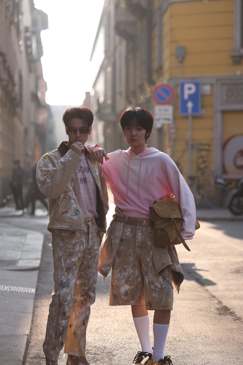 #VogueFashionWeek เปิดภาพ ‘เก่ง-หฤษฎ์’ และ ‘น้ำปิง-นภัสกร’ ส่งตรงจากกรุงมิลาน ก่อนเข้าร่วมชมโชว์ Moschino ฤดูใบไม้ร่วง/ฤดูหนาว 2026 ที่กำลังจะเกิดขึ้นเร็วๆ นี้ ติดตามโมเมนต์ของเก่ง และน้ำปิงได้ที่โว้กประเทศไทยทุกช่องทาง #Moschino #MoschinoFW26 #moschinoxkengnamping

Photo: