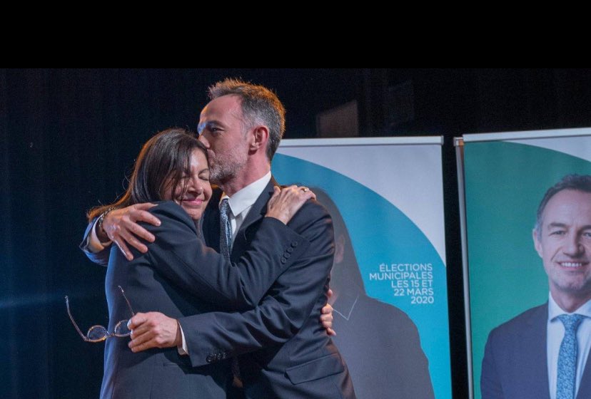 MacronardsFM's tweet photo. « Emmanuel n’oublie pas que tu me dois tout » Anne.
Mais pourquoi @egregoire déteste-t-il tant que cette photo tourne partout ? Vous savez ce qu’il vous reste à faire… 😎 https://t.co/AWCi56pZGV