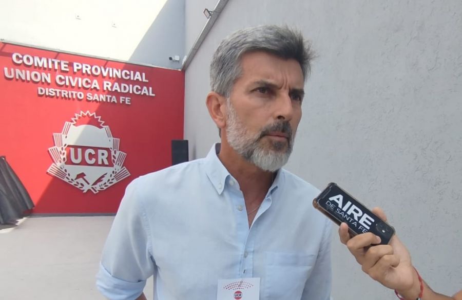 biencuyano's tweet photo. "EL RADICALISMO DEBE CONVERTIRSE EN LA ALTERNATIVA CON SENSIBILIDAD SOCIAL DE CARA AL 2027"

Dijo Ulpiano Suarez en Santa Fe "Somos un partido que gobierna 5 provincias, +500 intendencias, apuntamos a economías regionales competitivas generando empleo"

➡️https://t.co/vftldVrF3O https://t.co/cnSQ53aPkk