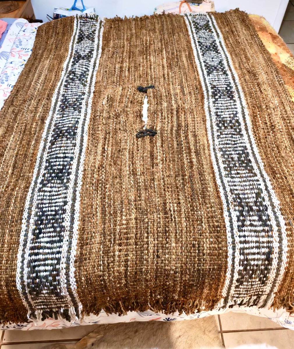 Mira <a href="/CesarLevin/">ℂé𝕤𝕒𝕣 Antonio Levin Silva🇨🇱 ✋🏼CL</a> ya tengo mi poncho para el invierno tejido por ti Madre en ese magnífico telar Kelwo. 
Está hermoso!!! 
Da mis agradecimientos y cariños para ella, estimado.