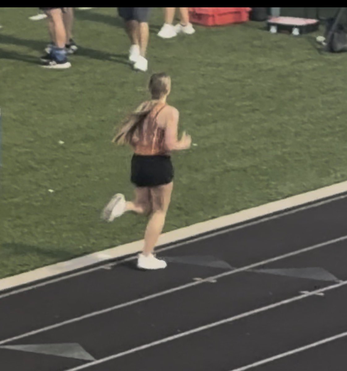 Lil Bit ran her first ever track meet yesterday. Freshman year JV... Results:

800- 2nd 
1600- 1st🥇 
                     
Woo hoo!