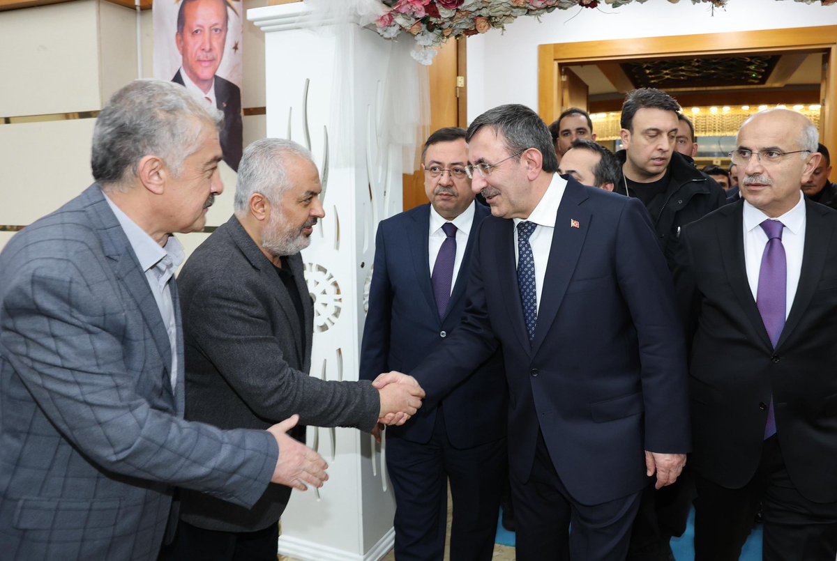 _cevdetyilmaz's tweet photo. Malatya programımızı AK Parti İl Başkanlığımızın düzenlediği İftar ve Vefa Programıyla tamamladık. 

Ramazan, sabrın, dayanışmanın ve kardeşliğin güçlendiği bir rahmet mevsimi… AK Parti teşkilatları da bu ruhla, sevinçte de zorlukta da milletimizin yanında olmayı sürdürüyor. Türkiye’nin dört bir yanında yol arkadaşlarımızı gösterdikleri bu dayanışma örneği için kutluyorum. 

Bu anlamlı programı düzenleyen AK Parti İl Başkanımız Sayın Ali Bakan ve ekibine teşekkür ediyor, çalışmalarında başarılar diliyorum.