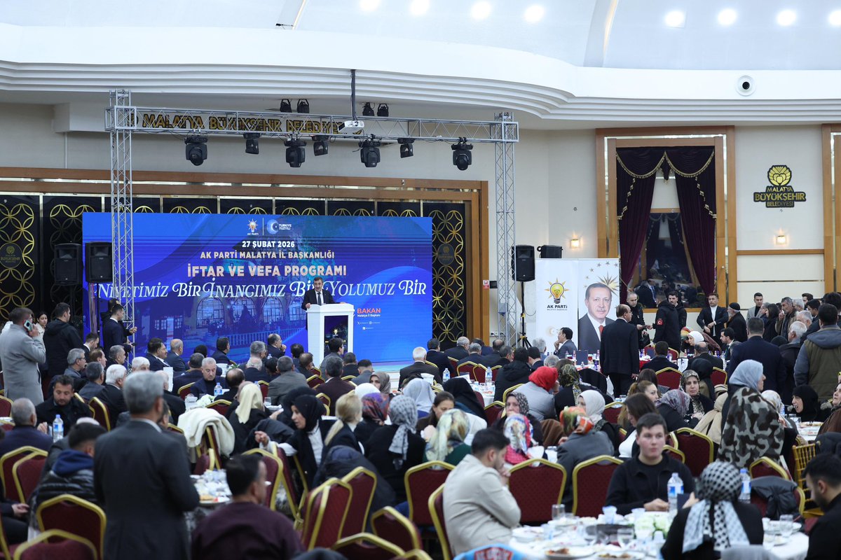 Malatya programımızı AK Parti İl Başkanlığımızın düzenlediği İftar ve Vefa Programıyla tamamladık. 

Ramazan, sabrın, dayanışmanın ve kardeşliğin güçlendiği bir rahmet mevsimi… AK Parti teşkilatları da bu ruhla, sevinçte de zorlukta da milletimizin yanında olmayı sürdürüyor.