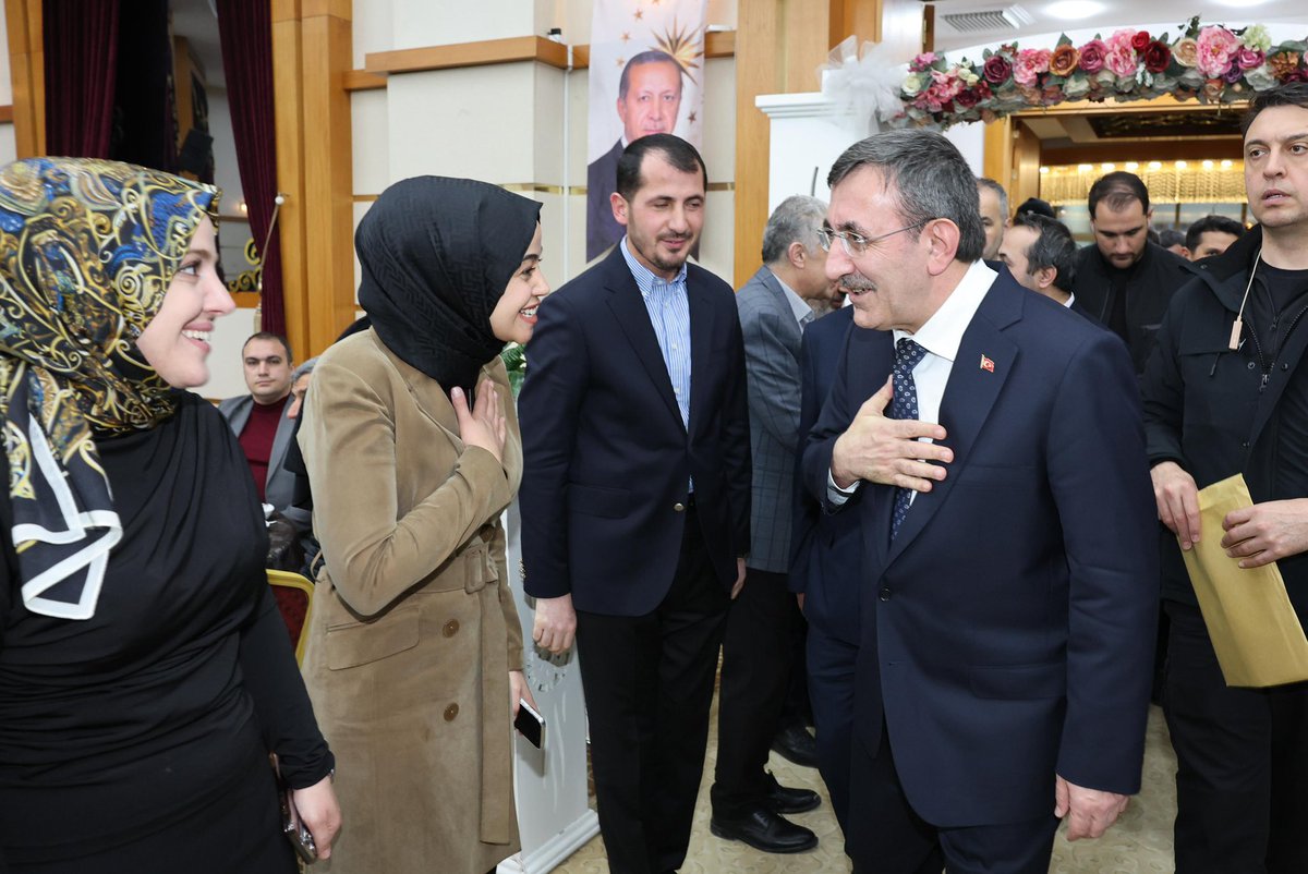 _cevdetyilmaz's tweet photo. Malatya programımızı AK Parti İl Başkanlığımızın düzenlediği İftar ve Vefa Programıyla tamamladık. 

Ramazan, sabrın, dayanışmanın ve kardeşliğin güçlendiği bir rahmet mevsimi… AK Parti teşkilatları da bu ruhla, sevinçte de zorlukta da milletimizin yanında olmayı sürdürüyor. Türkiye’nin dört bir yanında yol arkadaşlarımızı gösterdikleri bu dayanışma örneği için kutluyorum. 

Bu anlamlı programı düzenleyen AK Parti İl Başkanımız Sayın Ali Bakan ve ekibine teşekkür ediyor, çalışmalarında başarılar diliyorum.