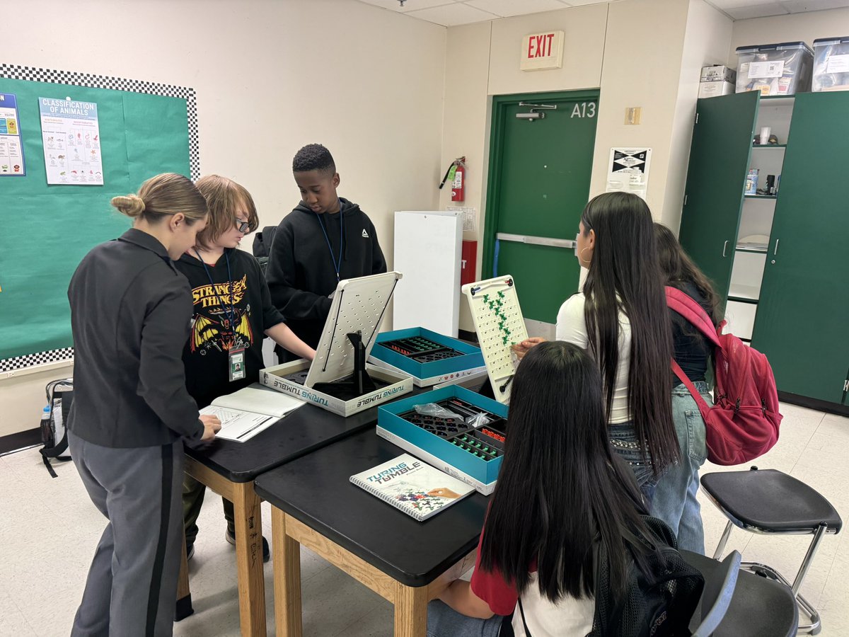 herbertoneiljr's tweet photo. Thank you to @pvamu and @WestPoint_USMA for bringing STEM Day to Hempstead Middle School. Thanks to their partnership and cadet volunteers our students are spending the day engaged in STEM learning activities. #HigherHeights #BBold https://t.co/64pyvcaaqj