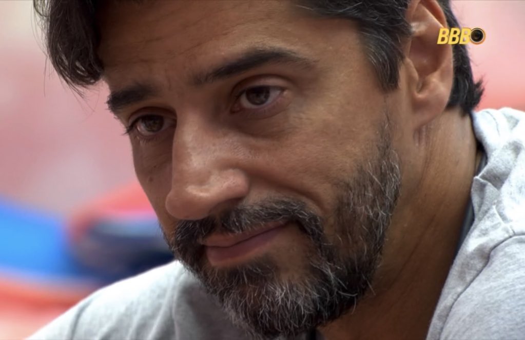 Alberto cowboy, o “exímio jogador” de vocês NÃO VAI PUXAR Ana Paula Renault pro paredão, seu maior embate disparado, pra ir com o Breno, com quem nunca teve um embate direto.

Enquanto isso Ana Paula tá determinada em cavar sua indicação, ela já pediu que (caso ganhem o anjo) os