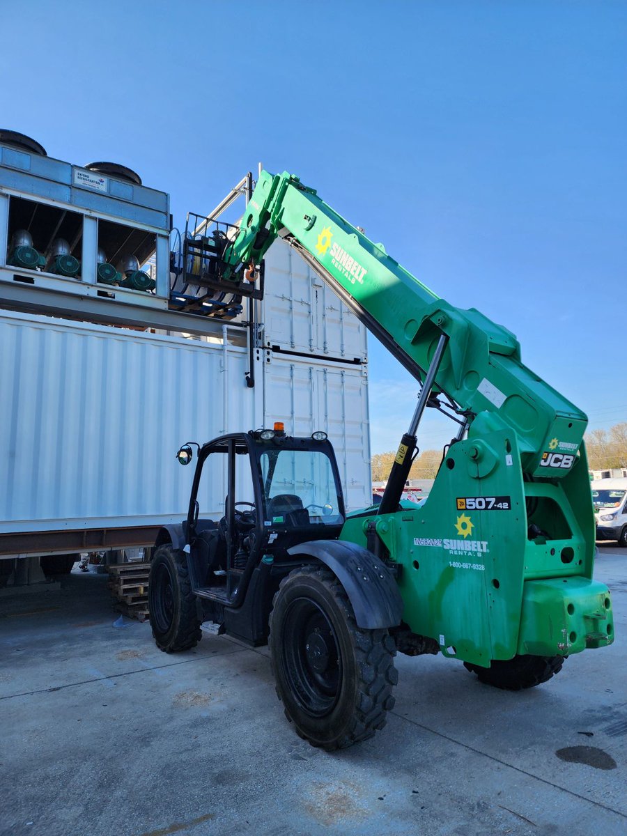 Relocalize tweet media