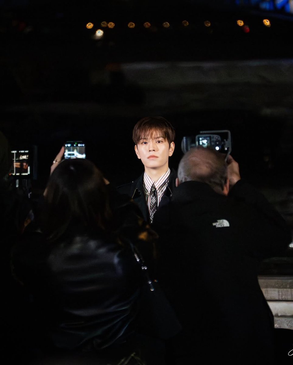 this genre of stray kids pics give off main characters vibes