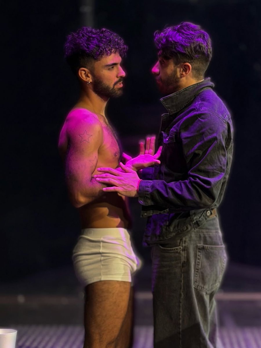 Este domingo Joaquin debutará en <a href="/Afterglowmexico/">Afterglow México</a> en el teatro Virginia Fábregas a las 7:30pm.  

#JoaquinBondoni 
<a href="/JoaquinBondoni/">Joaquin Bondoni</a> ❤️‍🔥