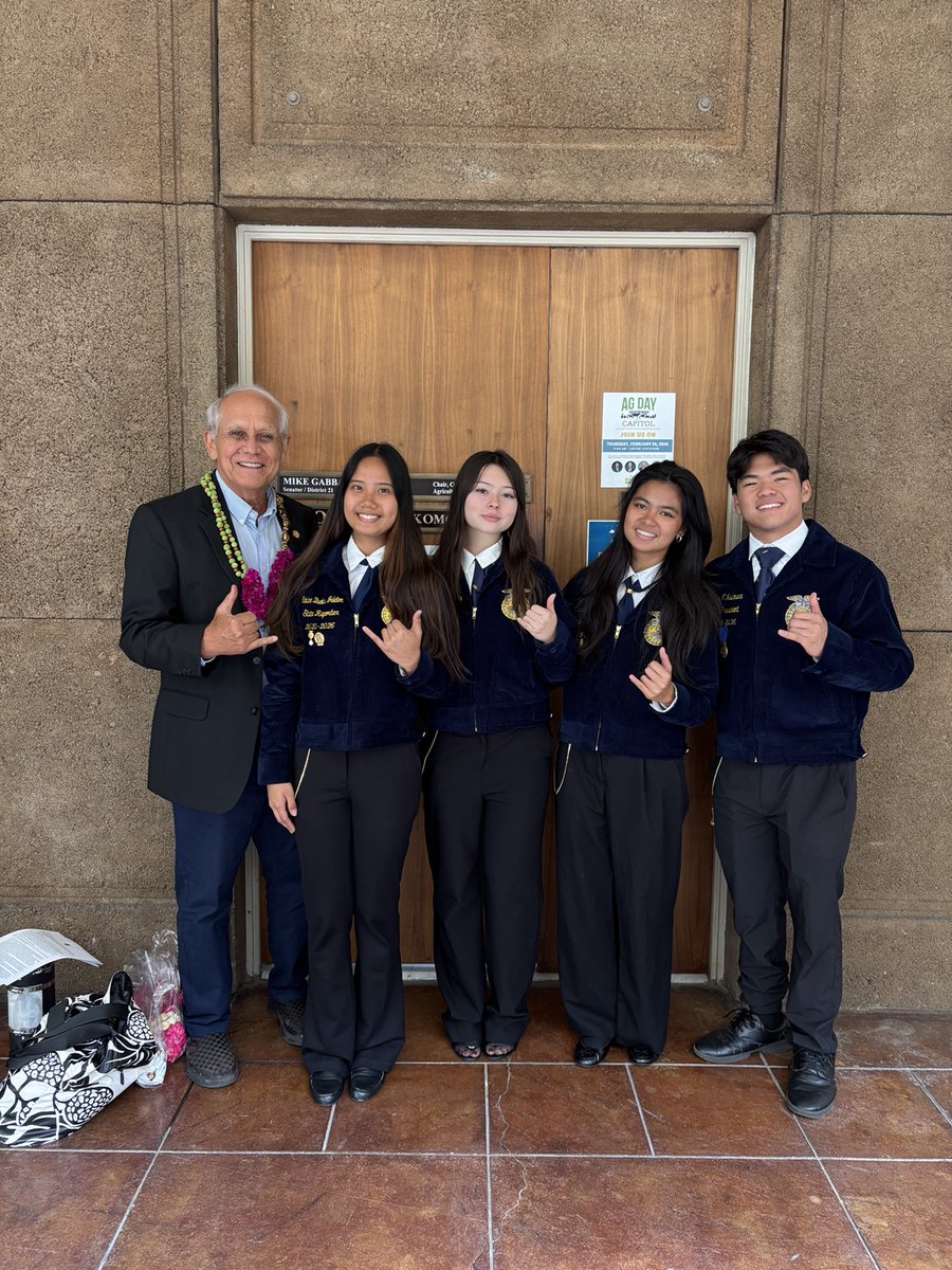 GabbardAloha's tweet image. #HappyAlohaFriday 🌱
Good talking with FFA students Nicholas Nishimura, Lakeisha Quitog, Ednice Julaton, and Kotone Springe at the Capitol last week (2/19).
The next generation of Hawaiʻi farmers is stepping up.
#HAF #FFA #FutureFarmers #MalamaAina