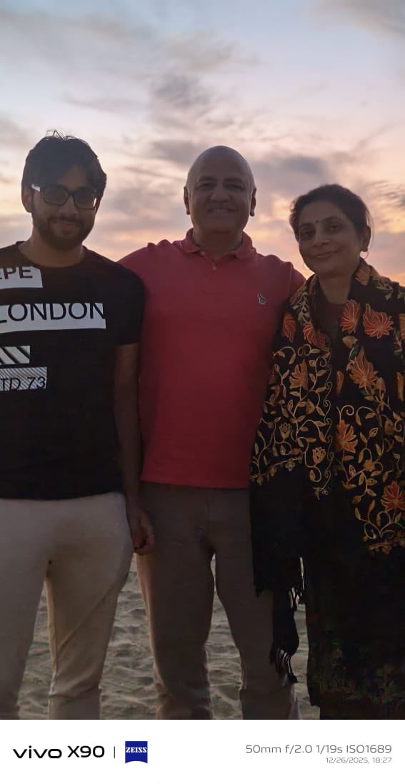 msisodia's tweet photo. जिसने अदा सीख ली मुश्किलों में मुस्कुराने की,
उसे क्या मिटाएंगी साजिशें ज़माने की...!!! https://t.co/Ubl4t47du3