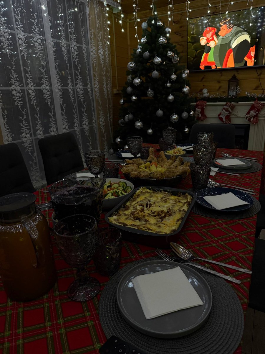 барыта хойутаан😂

на нг летала к родным🥰🫂