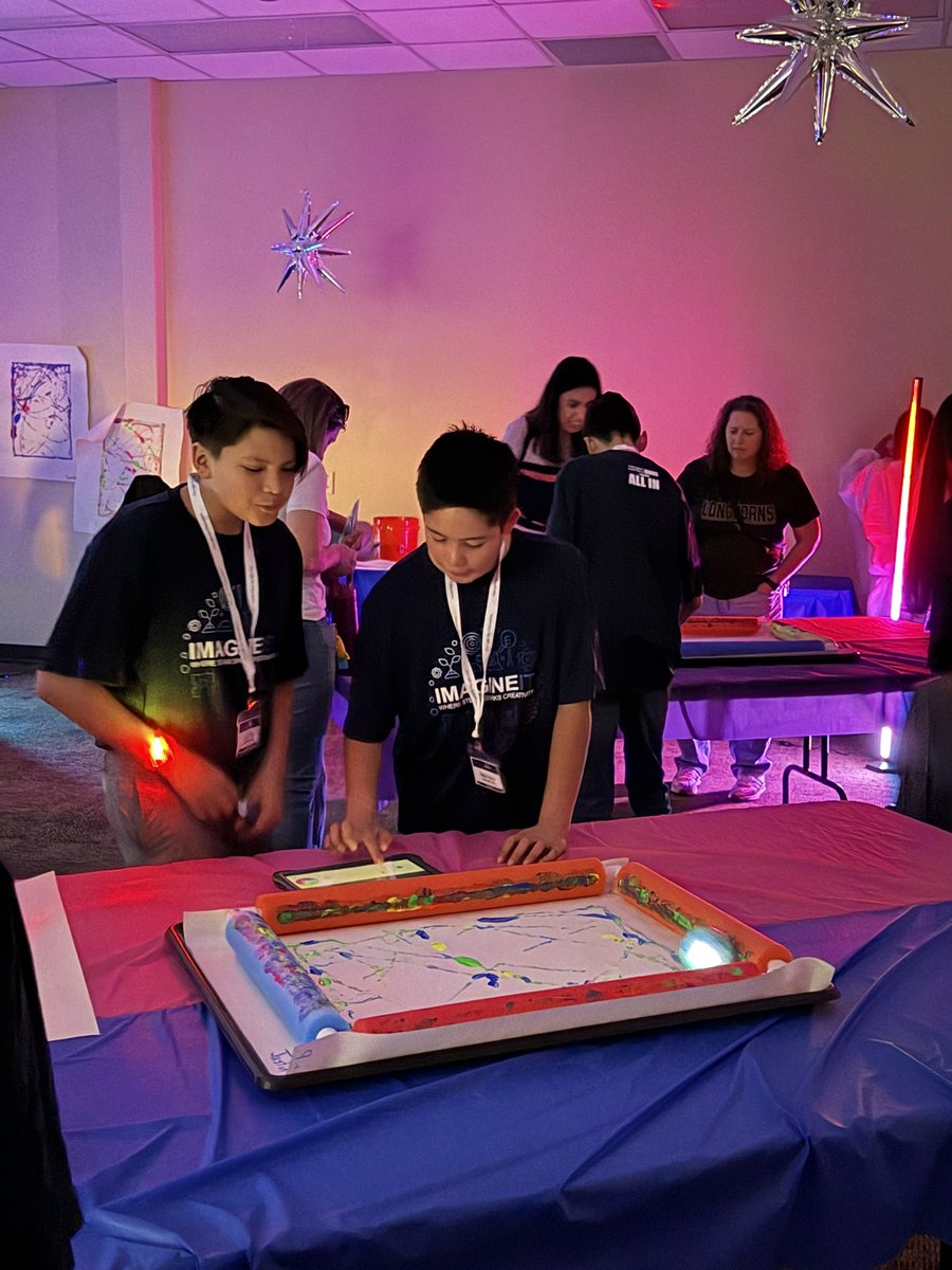 gina moon tweet media