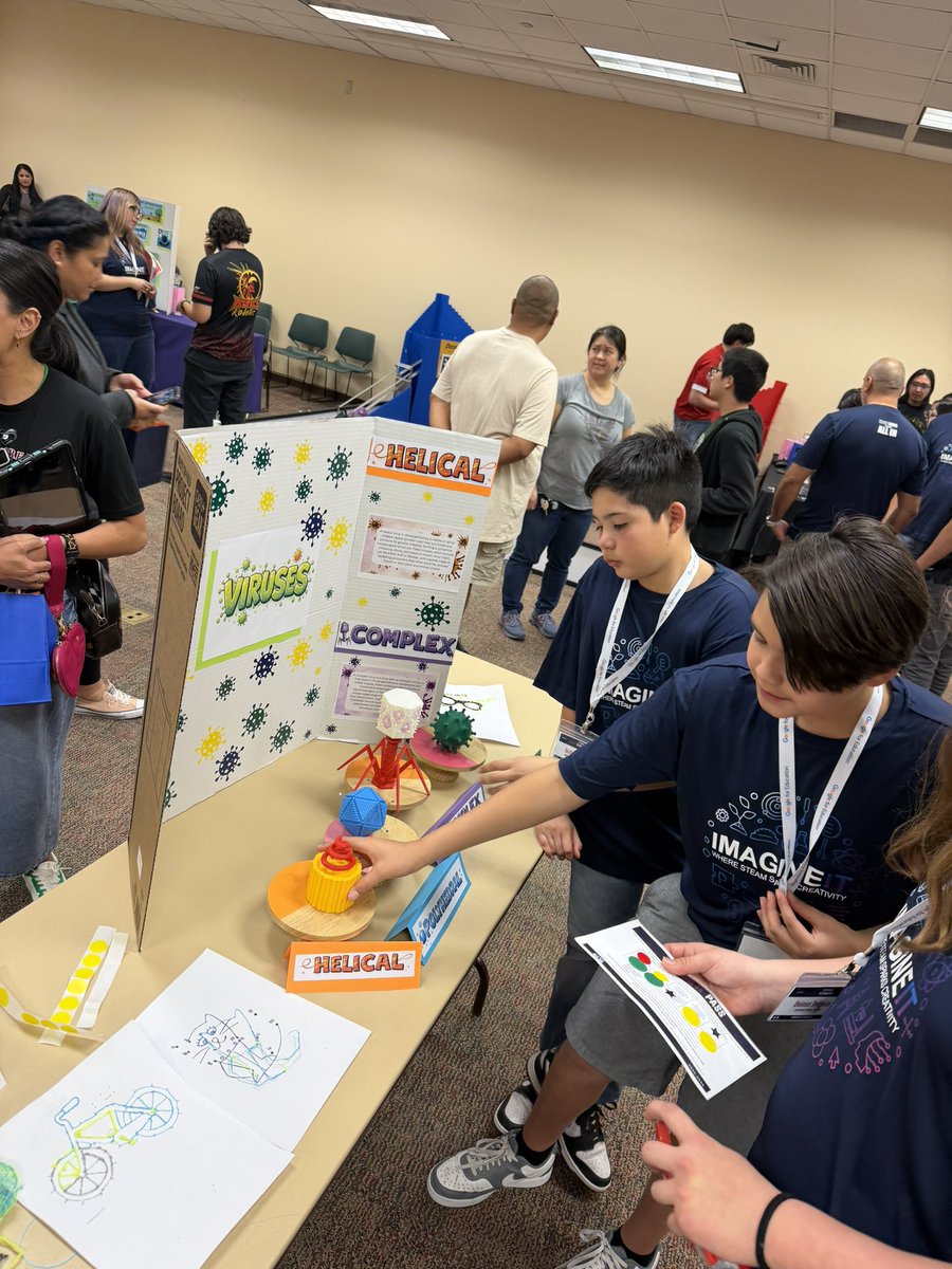 gina moon tweet media