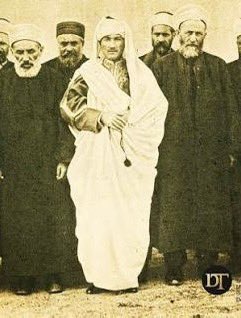Diyar_kurdi2's tweet photo. Dün 👇🏼
Atatürk sizi ümmet kardeşliği ile kandırdı,

Bugün 👇🏼
Öcalan sizi halkların kardeşliği ile kandırıyor. https://t.co/9aB75BWXWa
