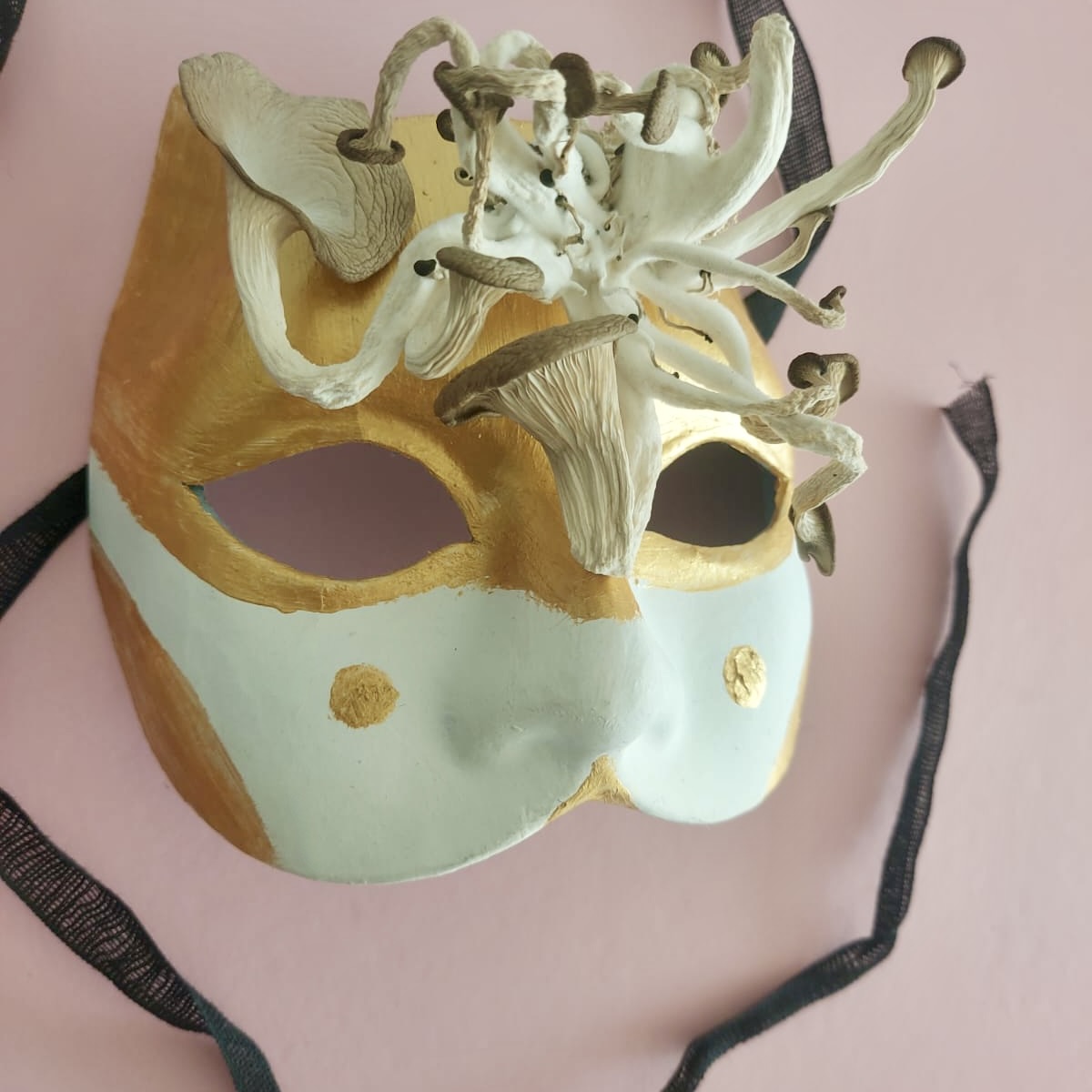 Honevo's tweet photo. HONEVO DESIGN - BIOROMANTIC MASKS https://t.co/wnq4dl0A4b #Honevo #Design #Bioromantic #Masks #MadMaterials #MadridDesign #CarabanchelDiseña #Honevian #BioromanticStyle #mascaras #bioromanticas https://t.co/xIwx6dFkRW