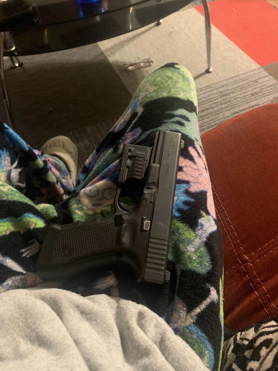 ripyoflxr tweet media