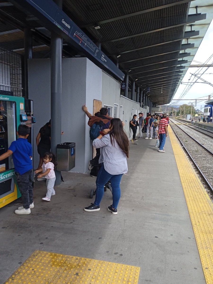 Y más encima pasa con más de 20 minutos de retraso... <a href="/Efe/">Efe</a>