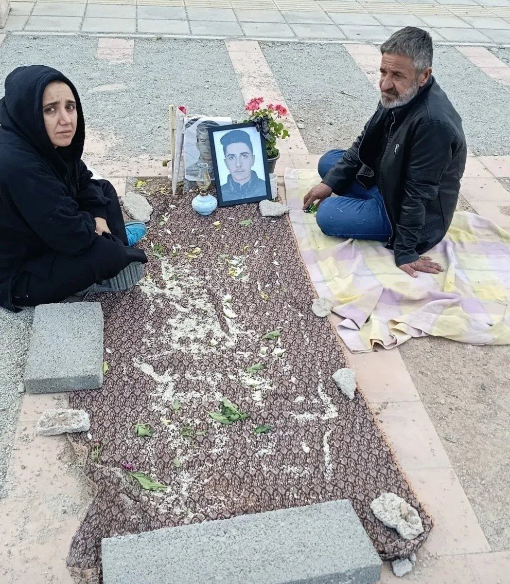 who cares 🇮🇷 tweet media