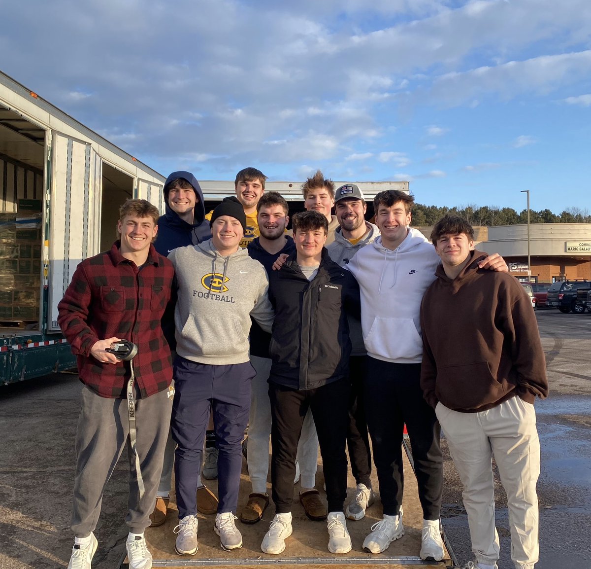 Blugold Football tweet media