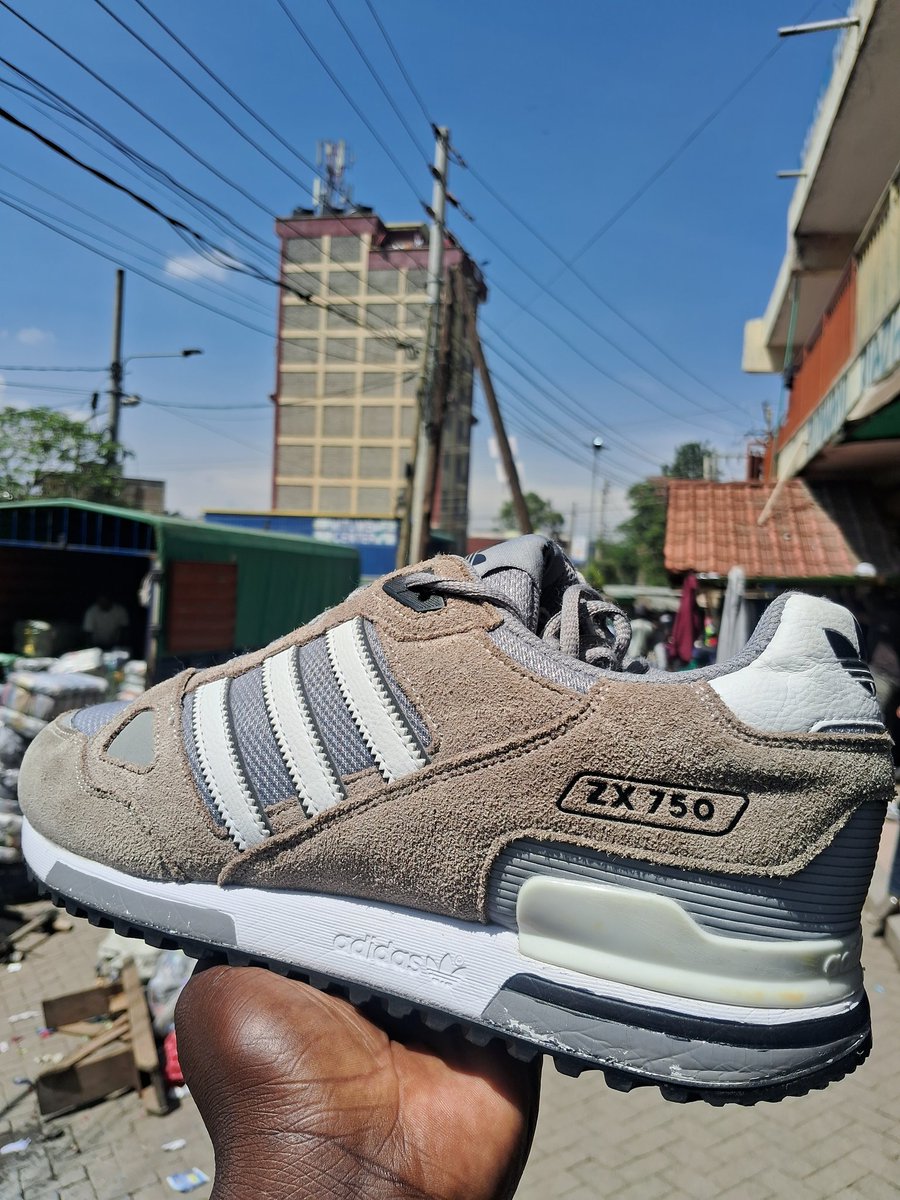 OmugaBash's tweet photo. Mali za leo ndio hizi pure mtumba all types location Mumbai building Gikomba call or WhatsApp 0720743105. Retweet widely my client might be on your TL @kafangi @AllanNyash @Kotsocha_ke @dcijuja @AfyaCentreCrew @osoroKE https://t.co/HpHIlVLLqE