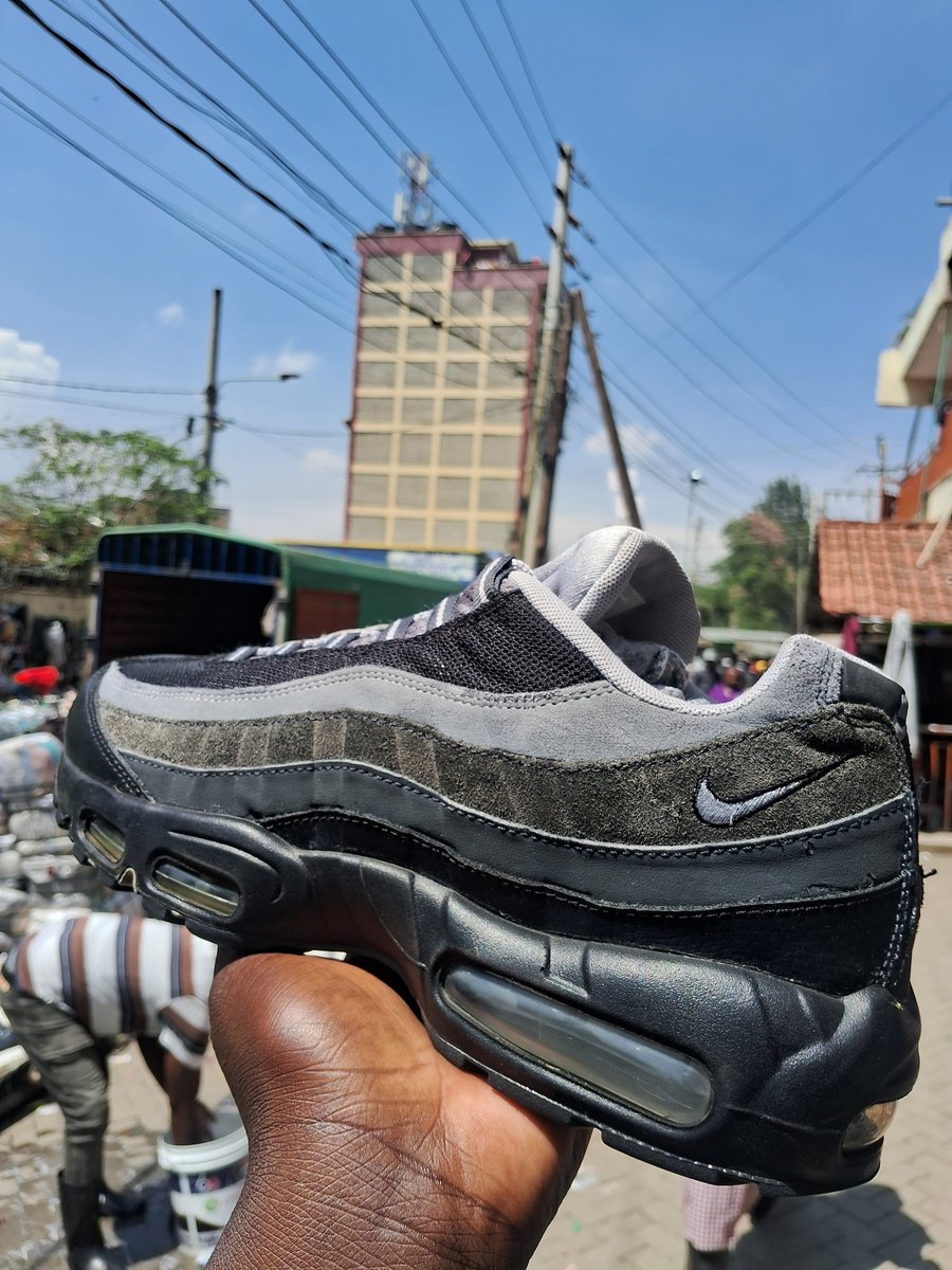 OmugaBash's tweet photo. Mali za leo ndio hizi pure mtumba all types location Mumbai building Gikomba call or WhatsApp 0720743105. Retweet widely my client might be on your TL @kafangi @AllanNyash @Kotsocha_ke @dcijuja @AfyaCentreCrew @osoroKE https://t.co/HpHIlVLLqE