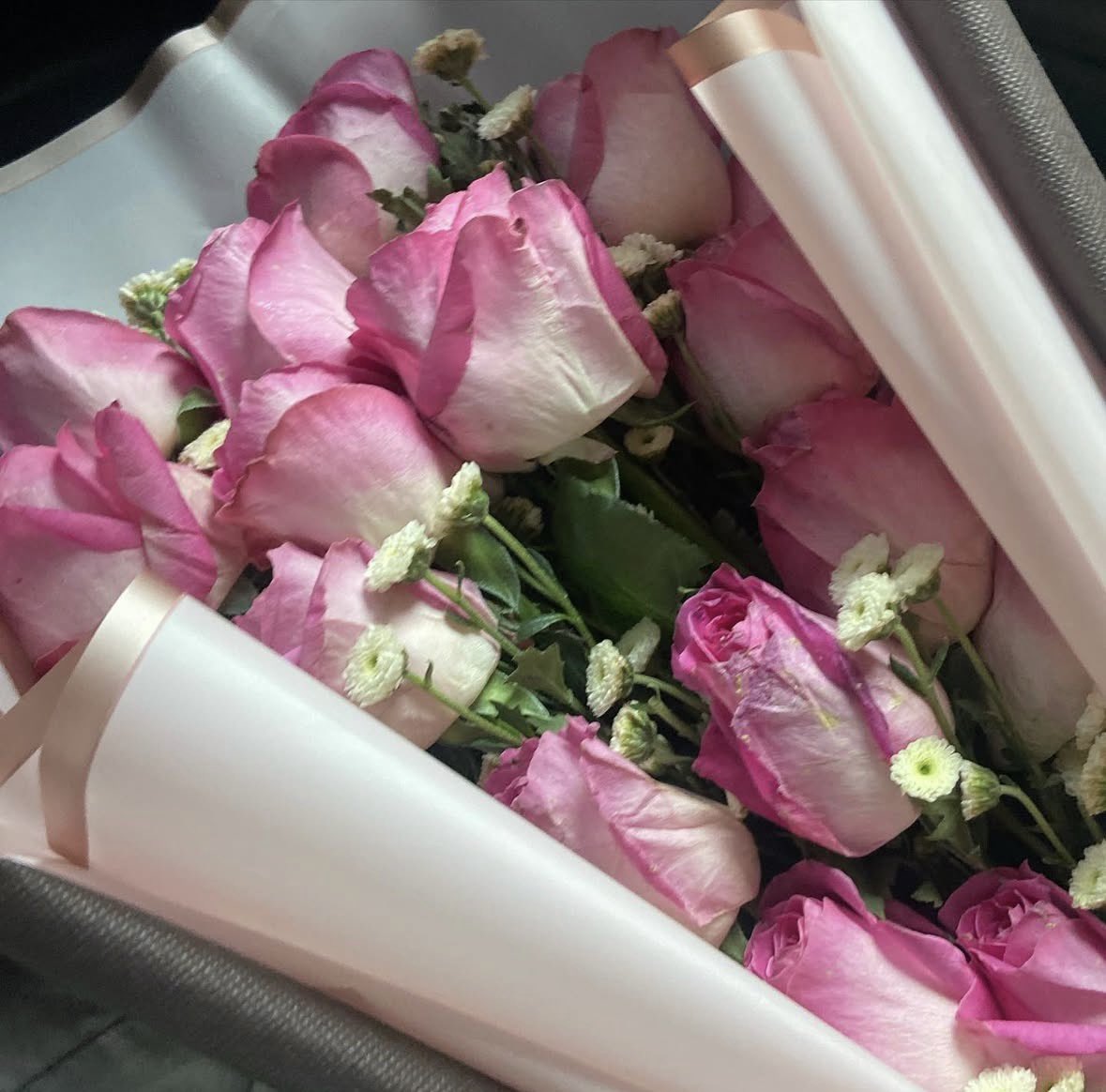 Suka bunga, dan aku dikasih bunga 🥰🌹🩷
Aku gapapa banget mabok bunga haha
