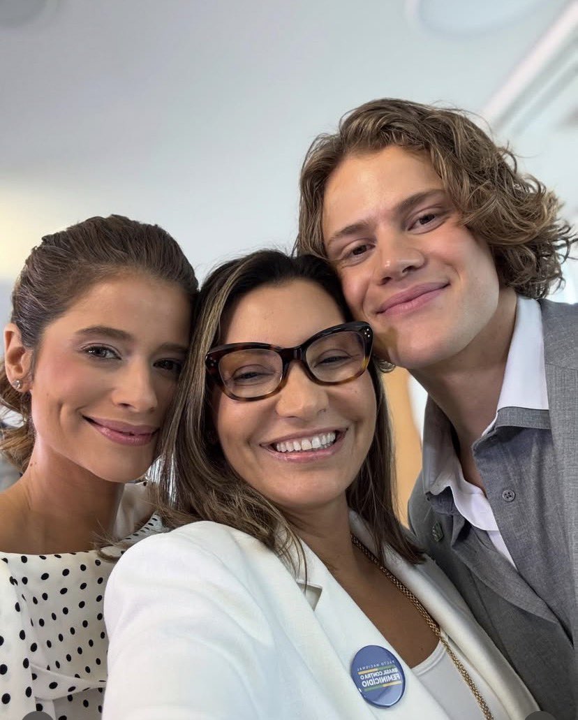 4 pessoas que vão votar LULA REELEITO se olhando