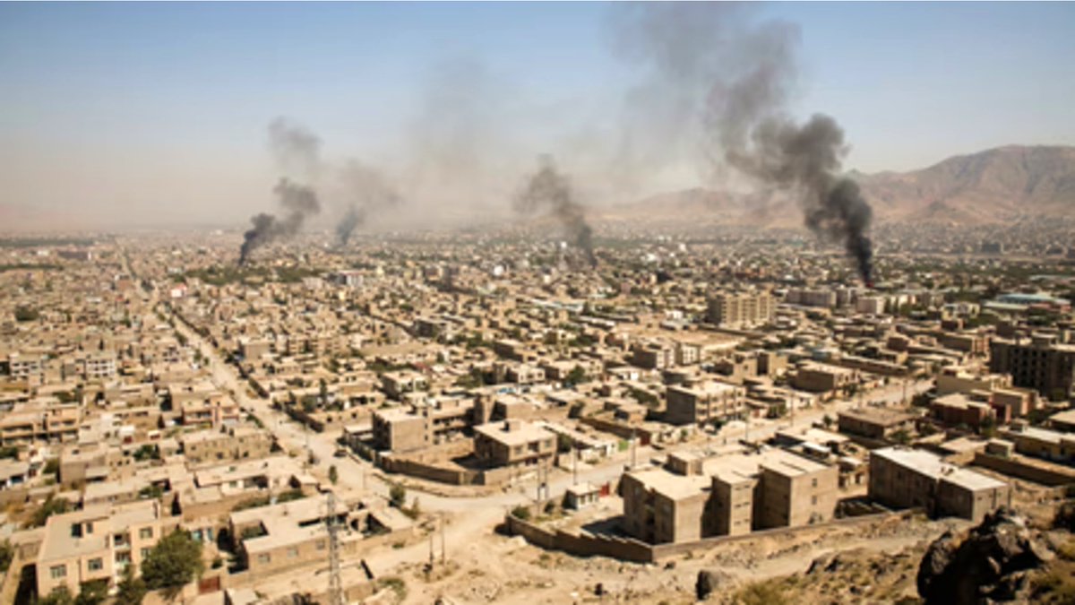 PrensaLatina_cu's tweet photo. El Ministerio de Defensa de #Afganistan 🇦🇫 notificó que, en respuesta a los ataques de #Pakistan 🇵🇰, bombardeó varios objetivos militares en #Faizabad en #Islamabad , en #Nowshera , #Jamrud y #Abbottabad
Más en #PrensaLatina
🔗https://t.co/JshkriVaxb https://t.co/L5ReWKWGZX