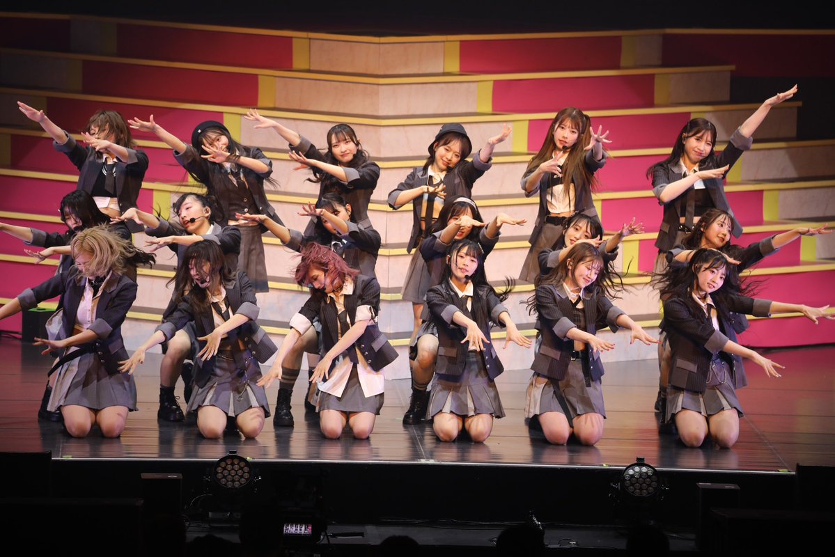 かいりからりんりん この衣装めっちゃ似合ってた。曲の雰囲気にも