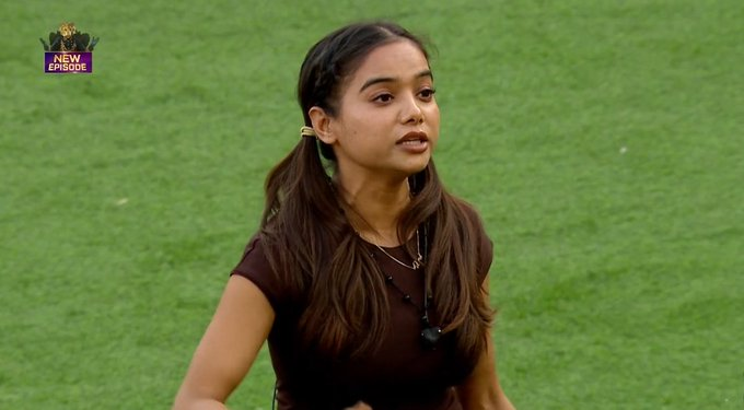 dilberkhandhad1's tweet photo. choti si #ManishaRani speaks facts and performs the task so ppl are not liking her bcoz she is not here to be anyone's puppet

loved how he took stand to save #Siddharth 

how much ever ppl try she always wins heart in every show https://t.co/XjzIFsfHrJ