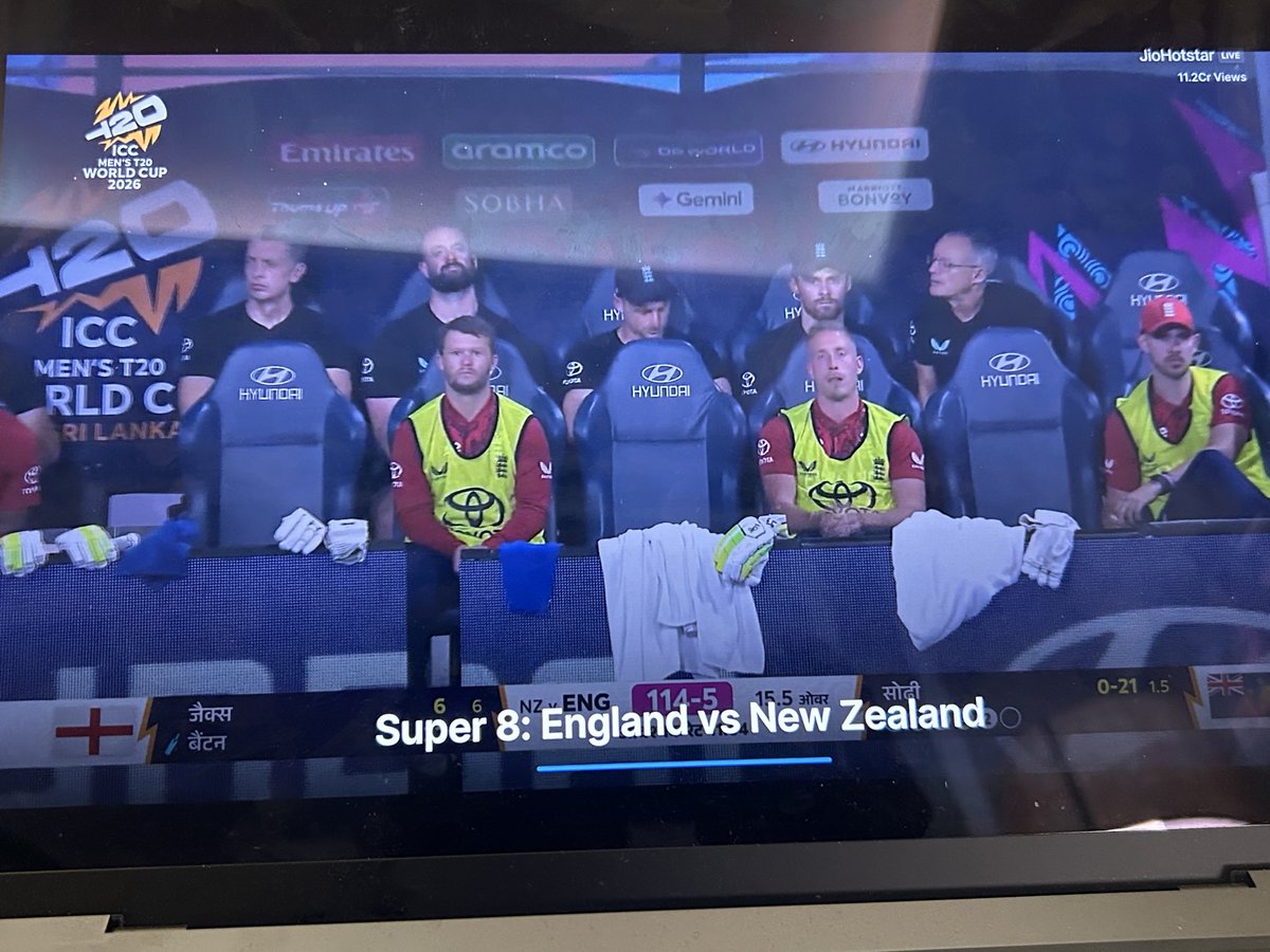 shivam221's tweet photo. Who tf created this overlay in #JioHotstar 🤬🤬
#ENGvNZ #NZvENG #T20WorldCup2026 https://t.co/EgQv4FoRmn