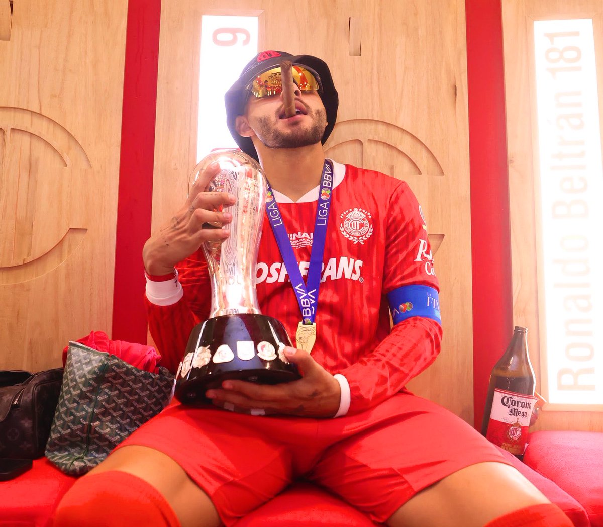 La Banda del Rojo 04 🇲🇽 🇱🇻 tweet media