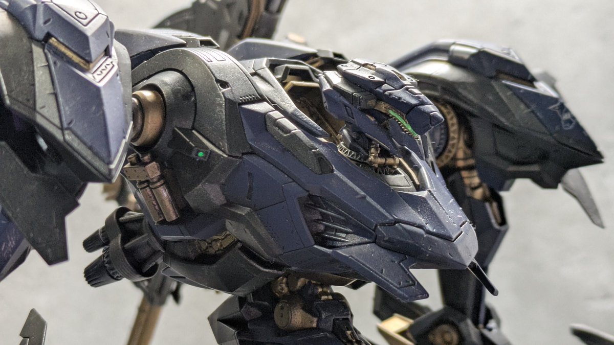 「君がレイヴンか」

「…あのハンドラー・ウォルターの子飼いらしいな」

「これも巡り合わせだ」

「共に壁超えといこうじゃないか」

ｷｬｰｶｯｺｲｲ−!!!!!!
↓