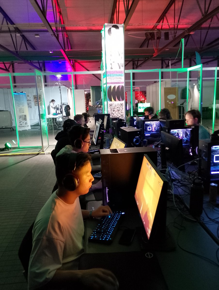 bfgnorway's tweet photo. BFG Legends at Play!Trondheim 🤩
#Creeping #NitoManato #Rospen #strixzz #dx 🆚 #Steenos #svennern #bårdballtre #vix #eloi
CS2 Tournament and the winner goes to the finals later tonight. How will this end? Prediction? https://t.co/vP1KxxJ8k2