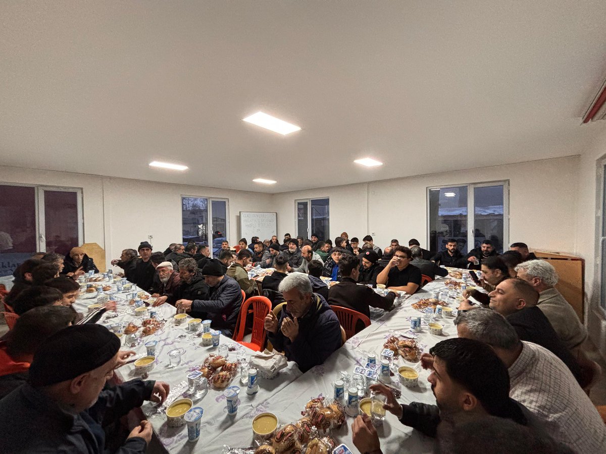 Ülkü Ocakları Malatya İl Başkanlığı olarak Mübarek Ramazan Ayının 9. iftarını Ülküdaşlarımız, esnaflarımız ve gençlerimiz ile birlikte yaptık. 

İftar programımıza destek veren Hekimhan Belediye Başkan Adayımız Sn. Mehmet Tabaroğlu’na teşekkür ediyorum.