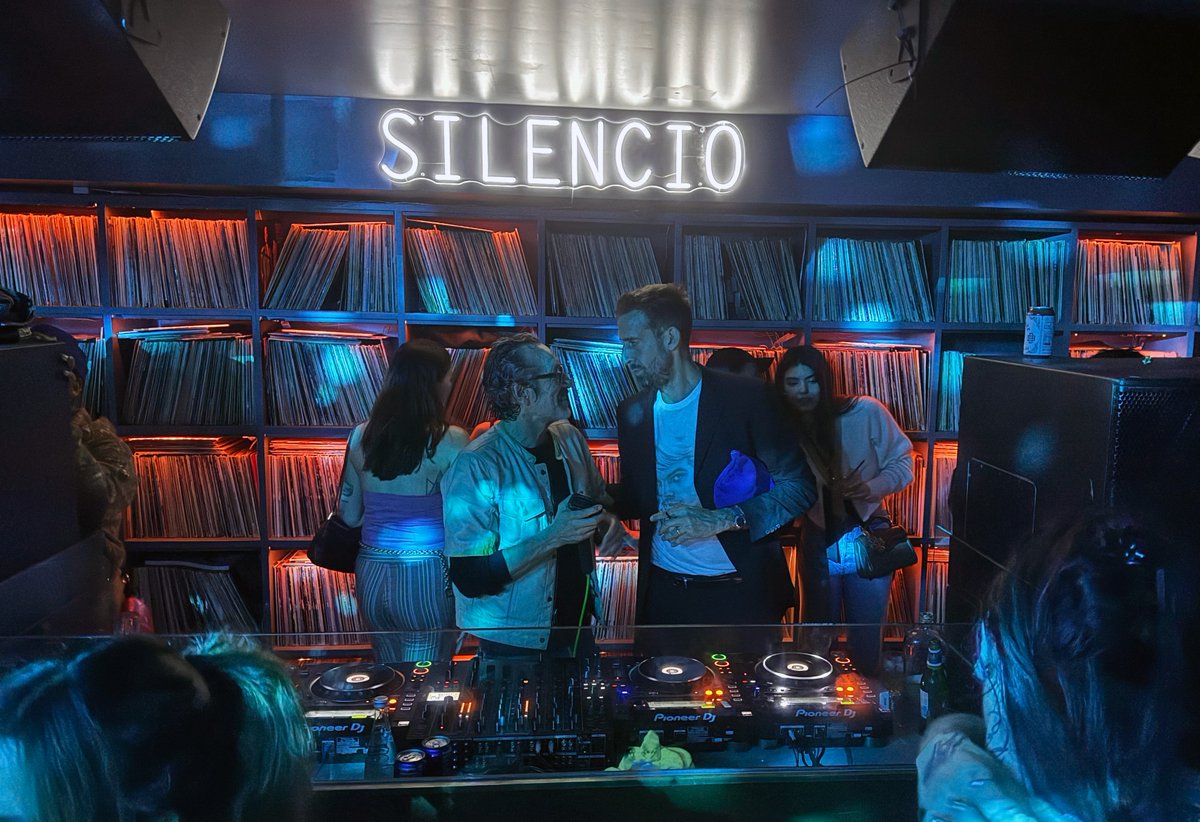 themjeans tweet media