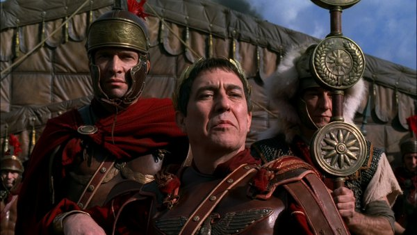 mcgillmd921's tweet photo. Ciarán Hinds as Julius Caesar https://t.co/NxxtwaWkPP