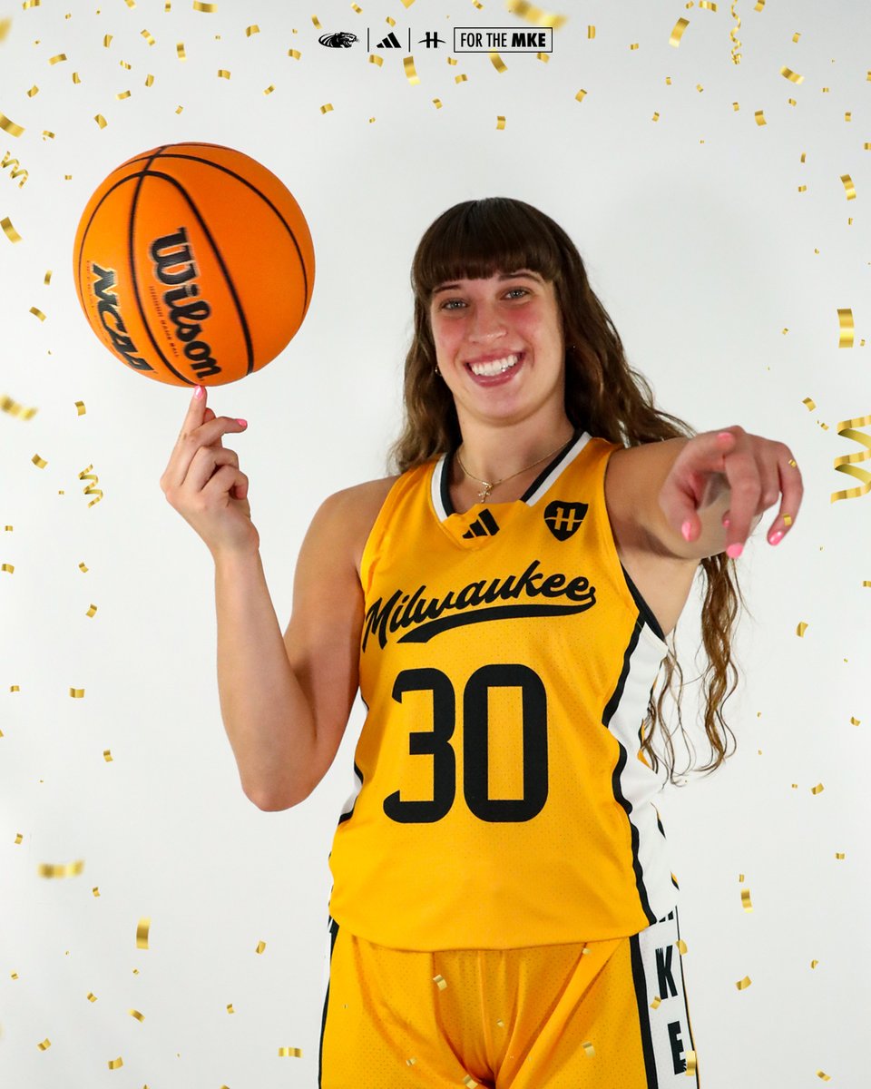 MKE_WBB's tweet photo. Happy Birthday to @SophiaRampulla! 🎉

Have a Great Day &amp; Weekend! 🎂🎁🎈
#ForTheMKE | #MKEBasketball https://t.co/JfMVjaK6lM