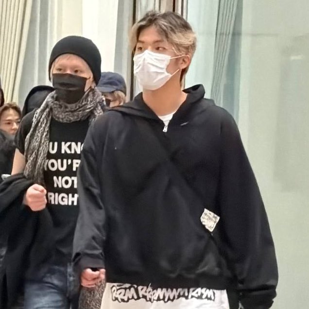 still can’t get over with jeongwoo’s new hair color ackkk he looks so goooooood