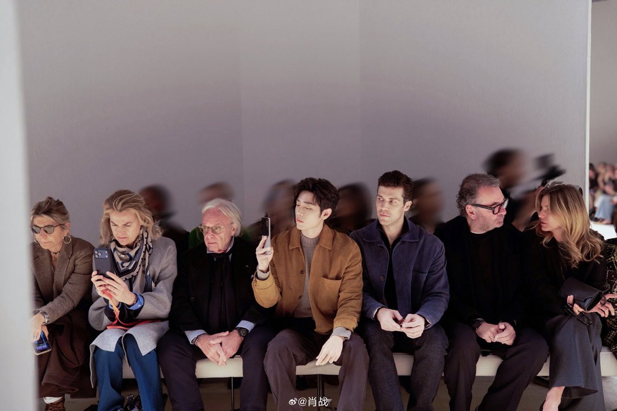 #XiaoZhan posted on his weibo
“Returning to Milan, @TODS' aesthetic show was unforgettable. Witnessing the dialogue between Italian craftsmanship and contemporary art, and resonating closely with the spirit of artistry. #XiaoZhanMFW26 #MFW #TodsFW26 #XiaoZhanxTods #ReadyForTods