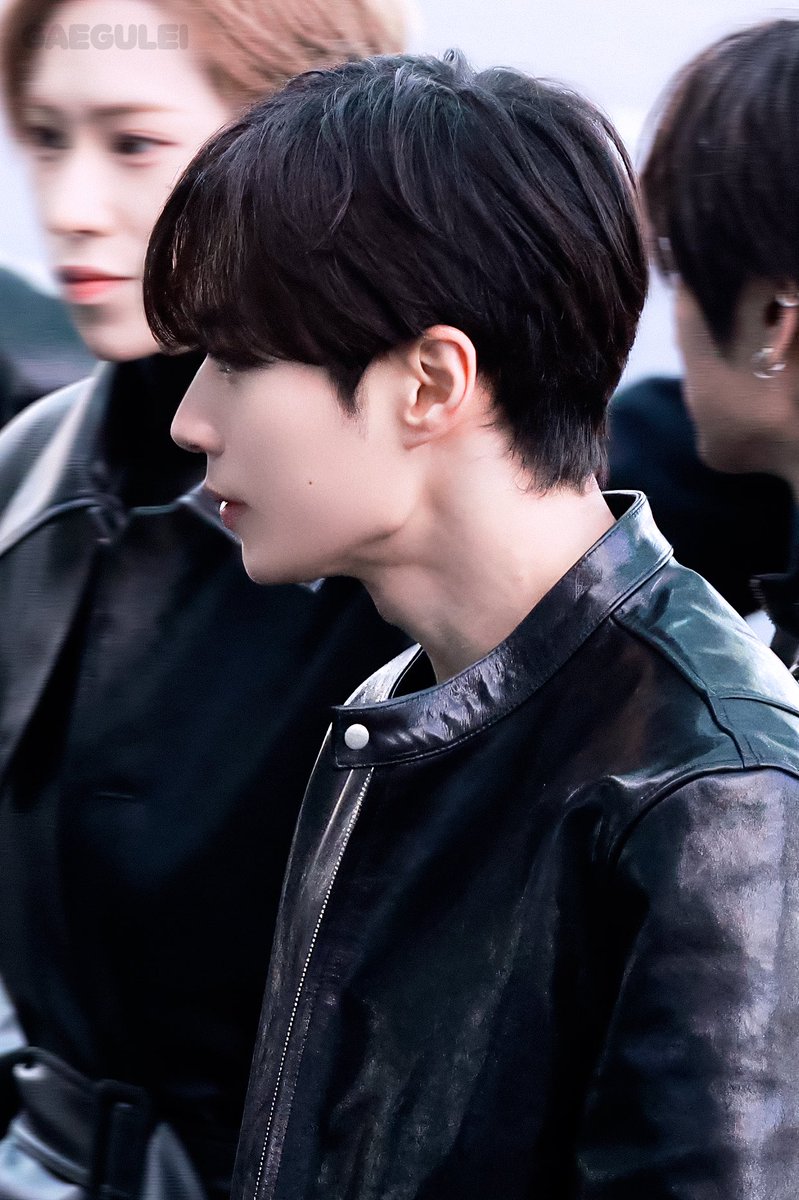 김준서 옆태 tweet media