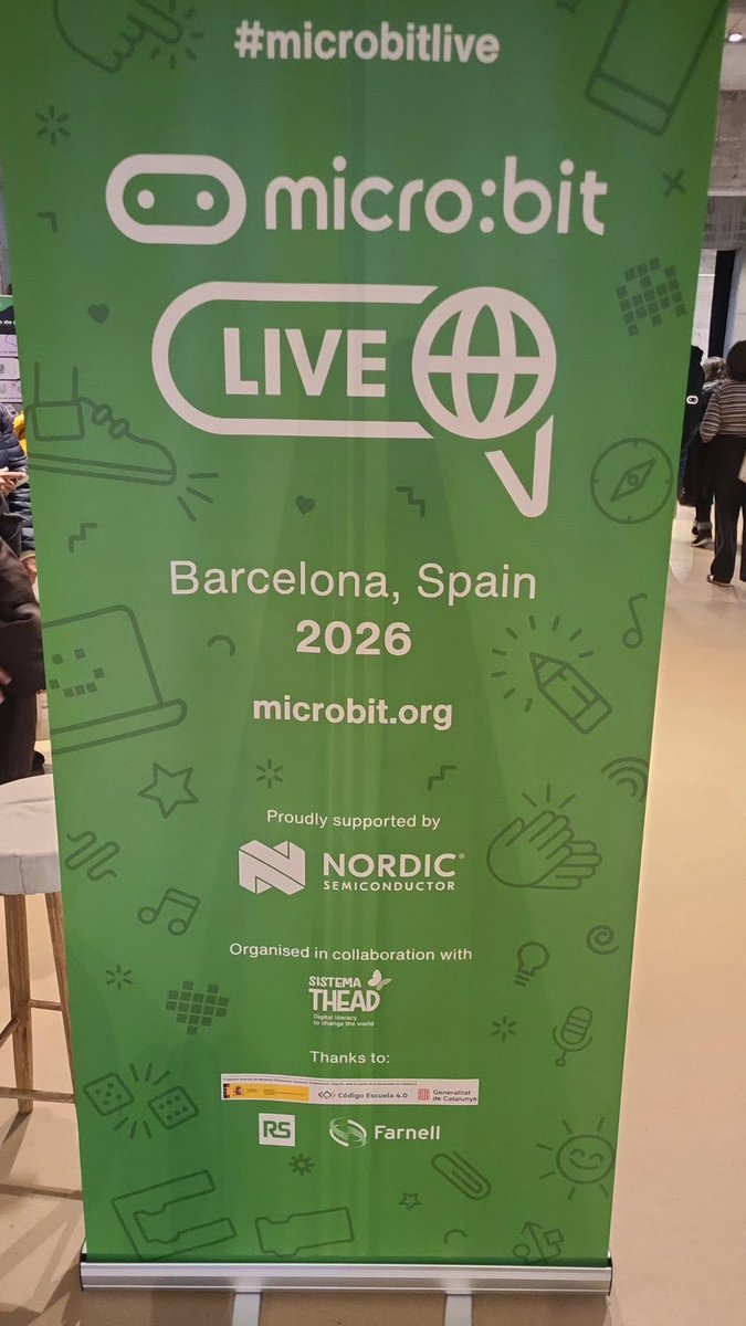 Mestre_Josep21's tweet photo. Idees molt interessants a la #microbiLive @microbit_edu https://t.co/xjoGEsgEwe