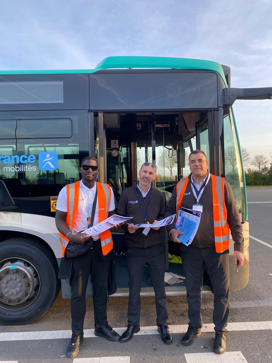 Bus Express Roissy tweet media