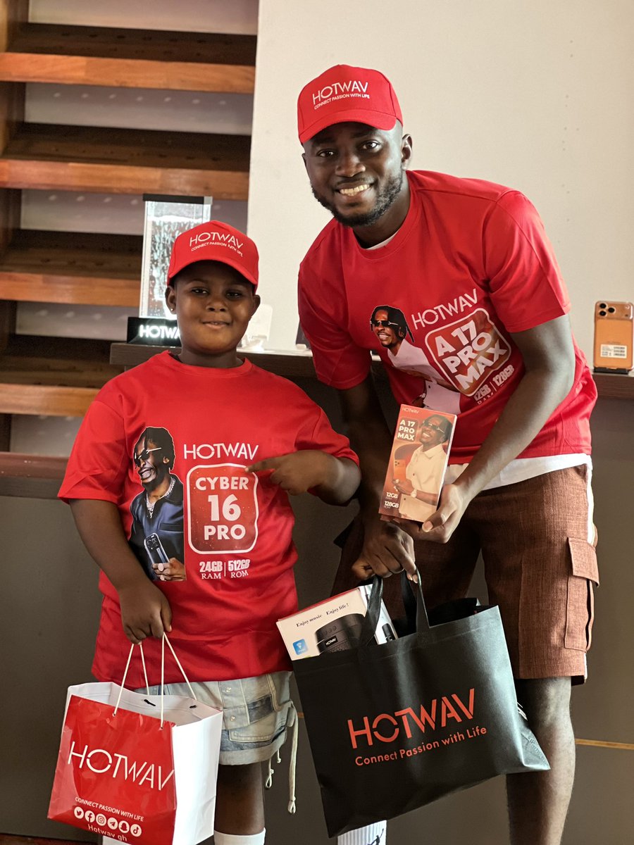 beucomedy's tweet photo. I Pray One Day We Sign A Big Contract Amen🙏Thank You Hotwavgh #HotwavGhana Thank You @shattawalegh @NantyDegrees @thebutrous @twitchdevim @PagesNba https://t.co/n5wD5N1Q1v