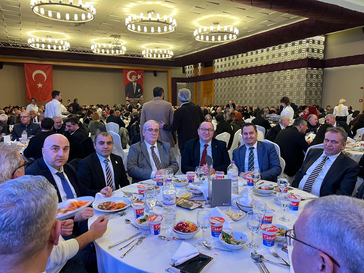 Antalya İl Teşkilatımız tarafından düzenlenen iftar yemeğine iştirak ettik.
Bu güzel organizasyona ev sahipliği yapan Teşkilat Başkanımız <a href="/ErtuganMusa/">MUSA ERTUGAN</a> başta olmak üzere Antalya İl Başkanlığımızın tüm yönetim kademelerine teşekkür ederiz.